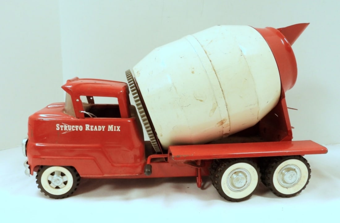 STRUCTO READY MIX PRESSED METAL TRUCK: MISSING BACK SHOOT & (1) WINDSHIELF WIPPER- ALL METAL