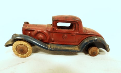 CAST IRON TOY CAR PAT. 1877661