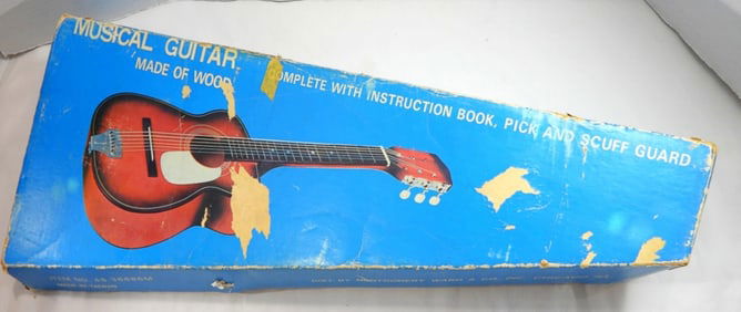 CHILDRENS TOY MUSICAL GUITAR