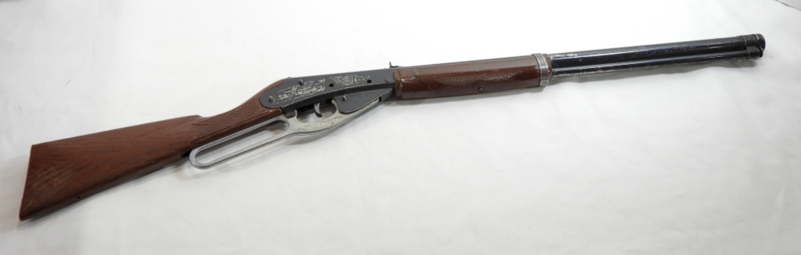 ANTIQUE 1964 TOY BB GUN: ANTIQUE 1964 TOY BB GUN, DOES NOT COME IN ORIGINAL PACKAGING, UNTESTED/DOES NOT KNOW IF IT WORKS
