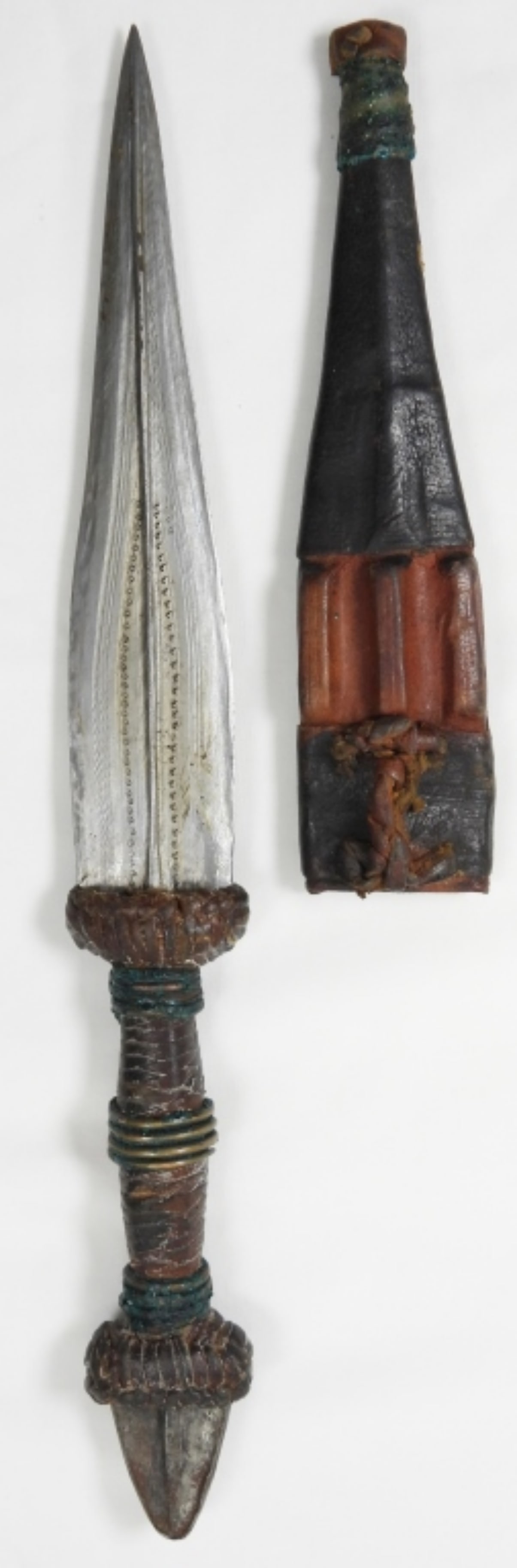 VINTAGE SPEAR HEAD DAGGER KNIFE (1 of 2)