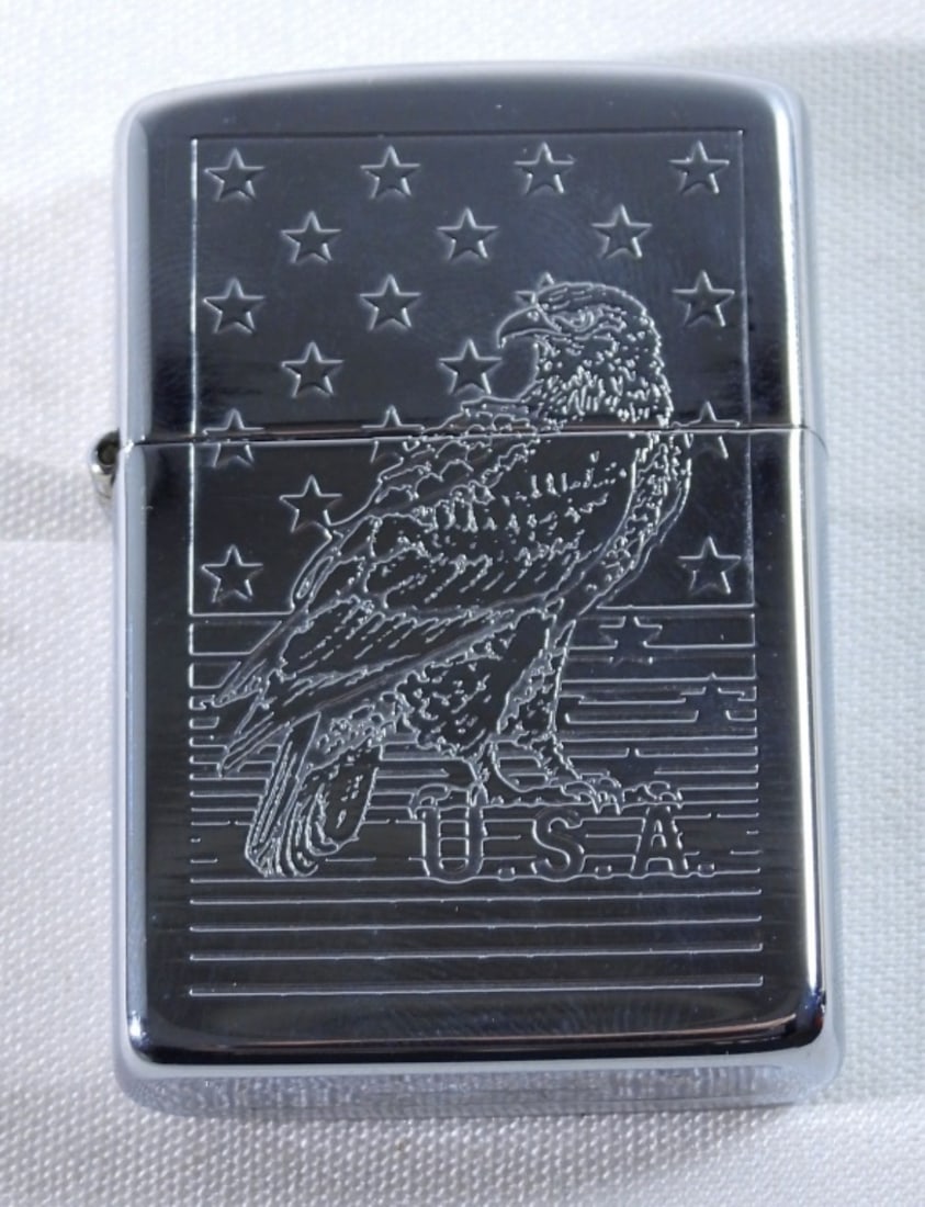UNFIRED 1989 U.S.A EAGLE WITH FLAG ZIPPO: UNFIRED, IN A ZIPPO CASE, 1989