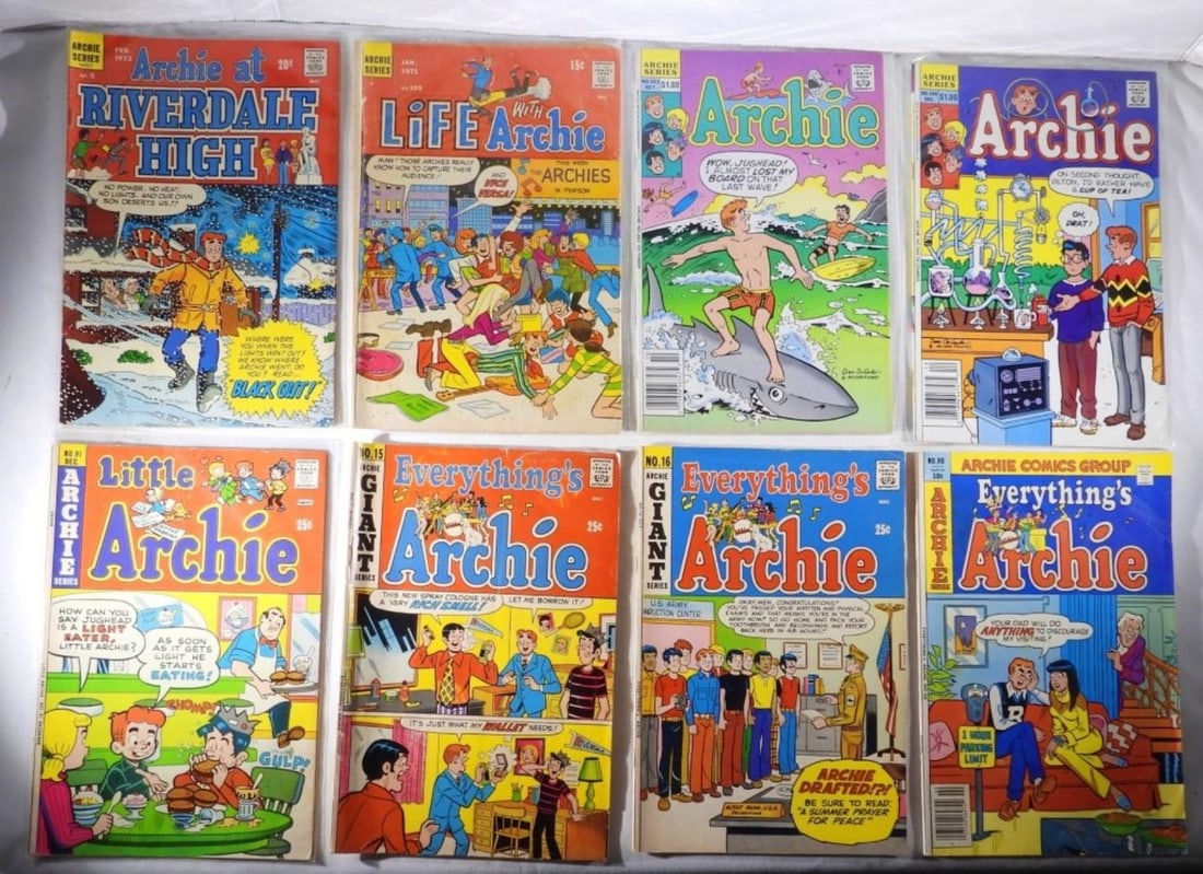 (8) ARCHIE COMIC LOT - RIVERDALE, ARCHIE (1 of 2)