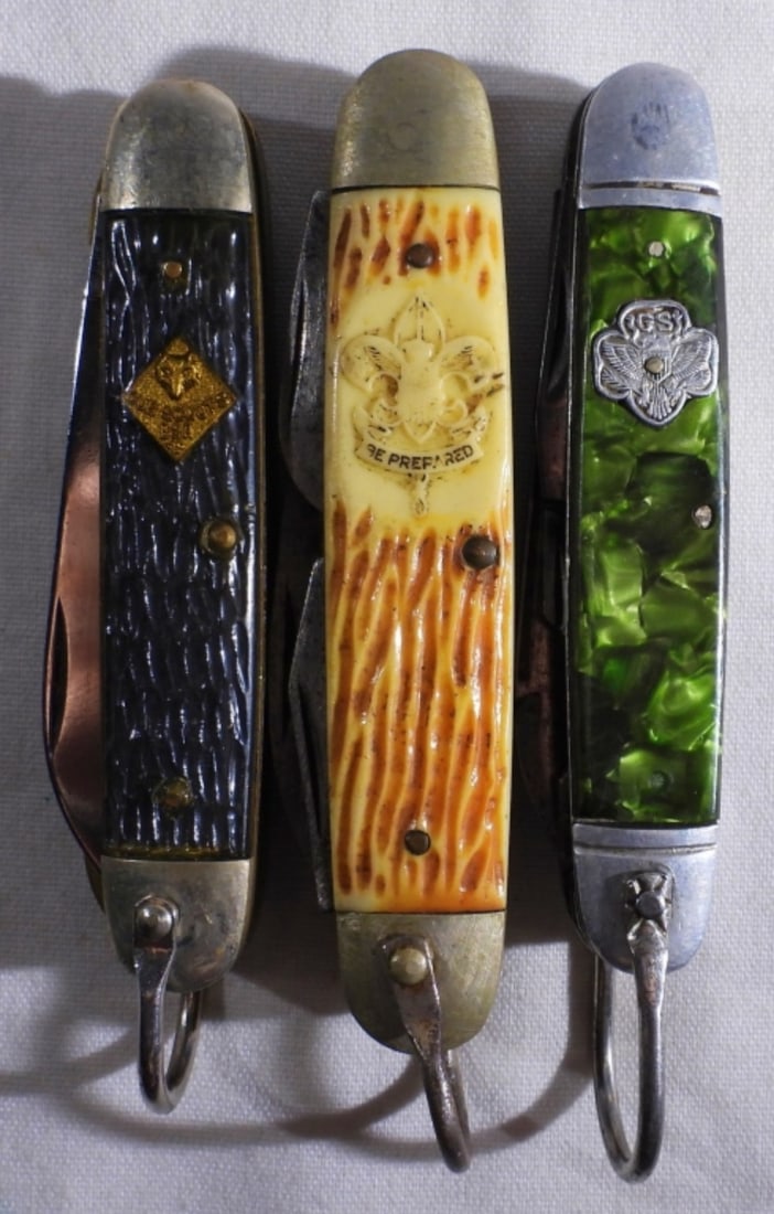 BOY SCOUT, GIRL SCOUT & CUB SCOUT LOT (1 of 3)