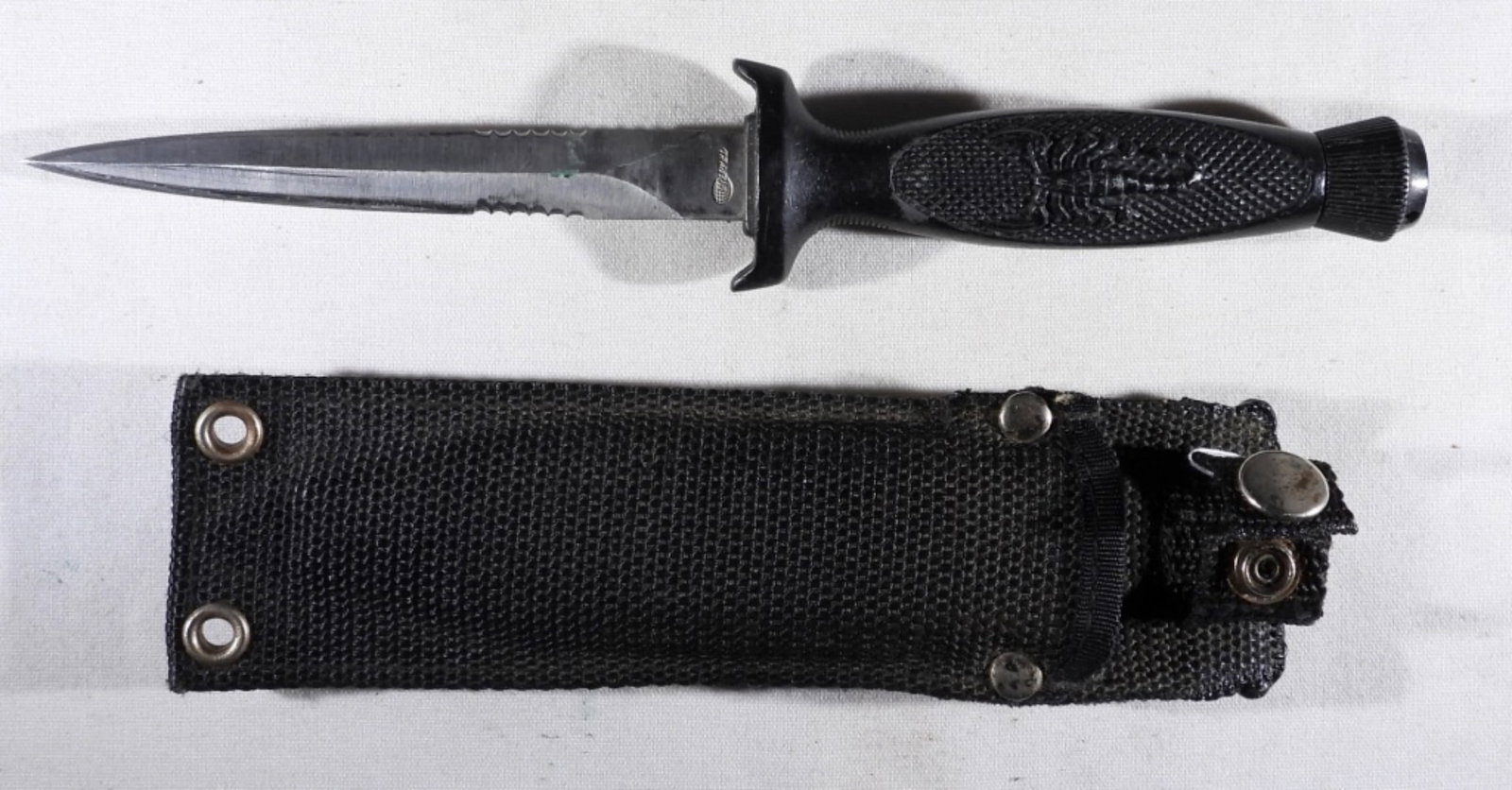 UNITED UC 697 STRAIGHT KNIFE / DAGGER (1 of 2)