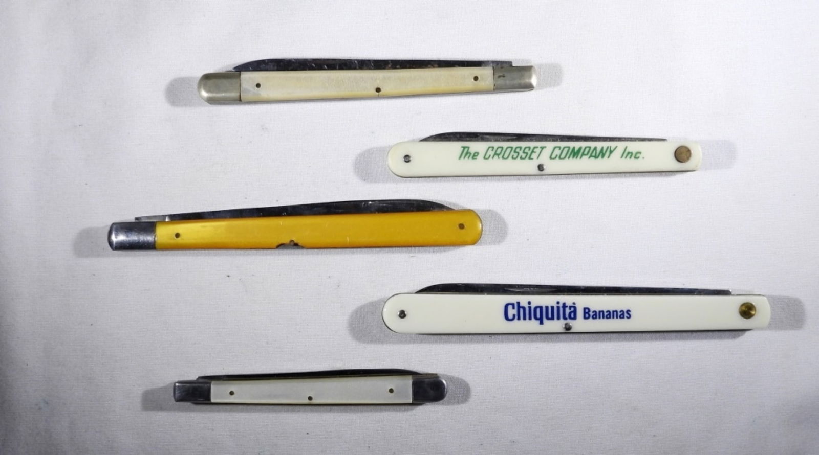 (5) VINTAGE FRUIT KNIVES - CHIQUITA, (1 of 2)