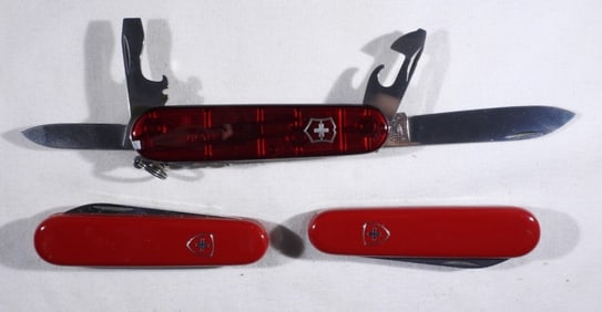 (3) VICTORINOX SWISS ARMY in BOXIES