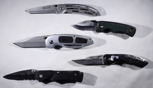 (5) UTILITY KNIVE - SWAT, SMITH & WESSON