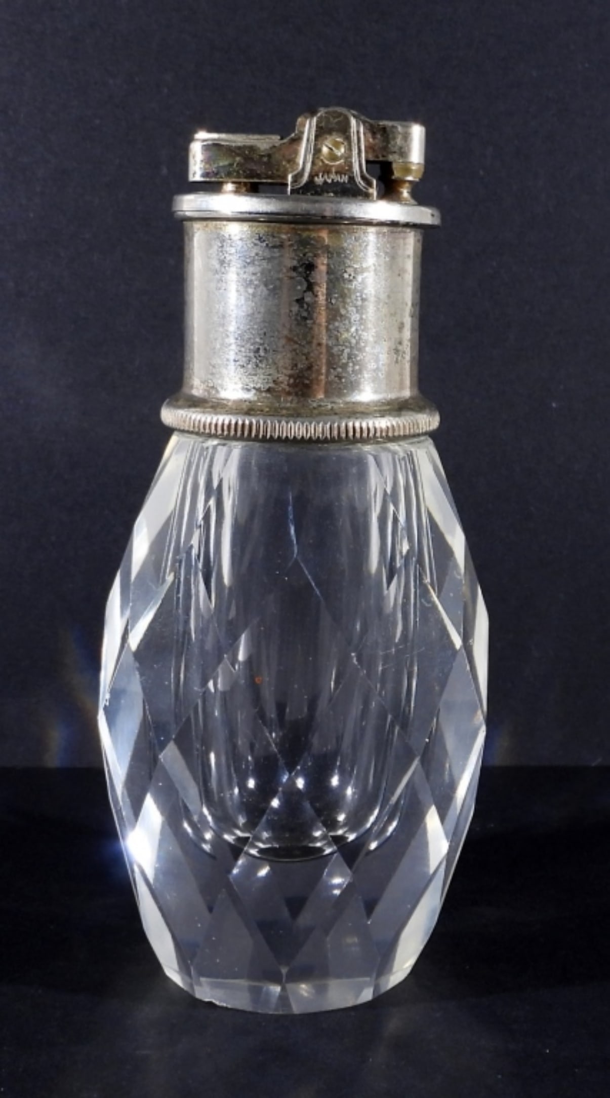 VTG CRYSTAL GLASS TABLE TOP LIGHTER (1 of 3)