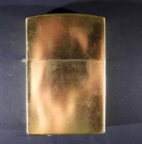 EXTRA LARGE GOLD TONE LIGHTER