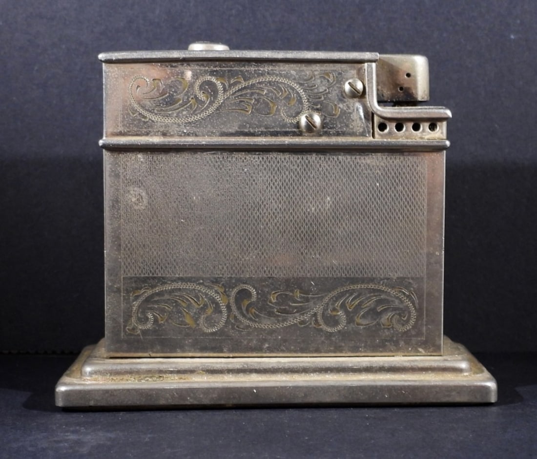 MYFLAM VINTAGE TABLE LIGHTER (1 of 3)