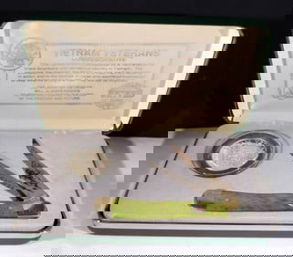 VIETNAM VETERAN 1ozt .999 SILVER & KNIFE