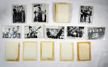 (31) 1964 BEATLES B&W TRADING CARDS