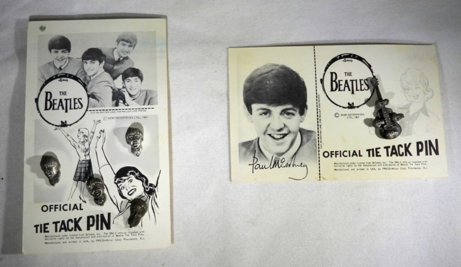 THE BEATLES OFFICIAL TIE TACK PINS: THE BEATLES OFFICIAL TIE TACK PINS. PINS ARE IN GREAT SHAPE AND ON THE ORIGINAL CARDS.