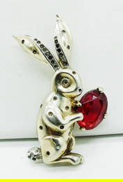 TRIFARI 925 BUNNY RUBY BROOCH