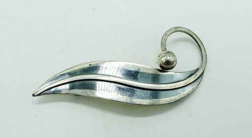 VINTAGE TAXCO DELFINO STERLING BROOCH