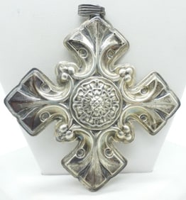 1976 REED & BARTON 925 ORNAMENT