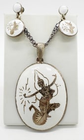 WHITE SIAM SILVER PENDANT & EARRINGS