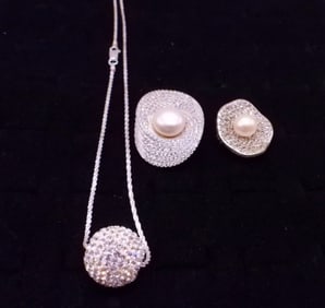 SIMULATED DIAMOND RINGS & NECKLACE 925