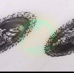 VTG STERLING MEXICO JADE SIESTA BROOCH: VINTAGE STERLING MEXICO JADE SIESTA BROOCH. (18.2 DWT)