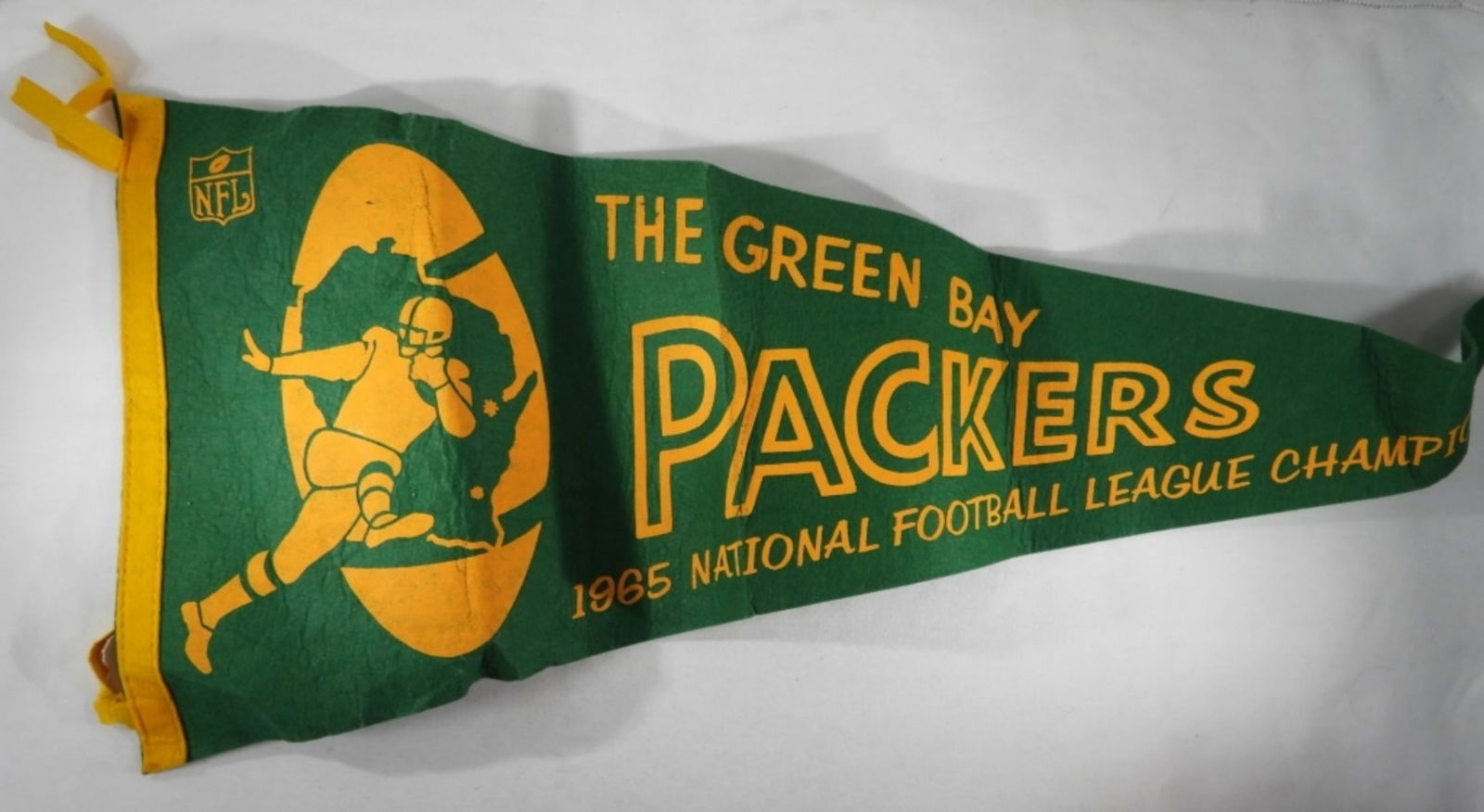 VINCE LOMBARDI BOBBLEHEAD, PENNANT (1 of 2)