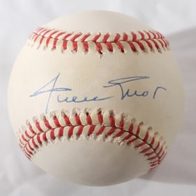 WILLIE MAYS HoF AUTO BASEBALL NO COA