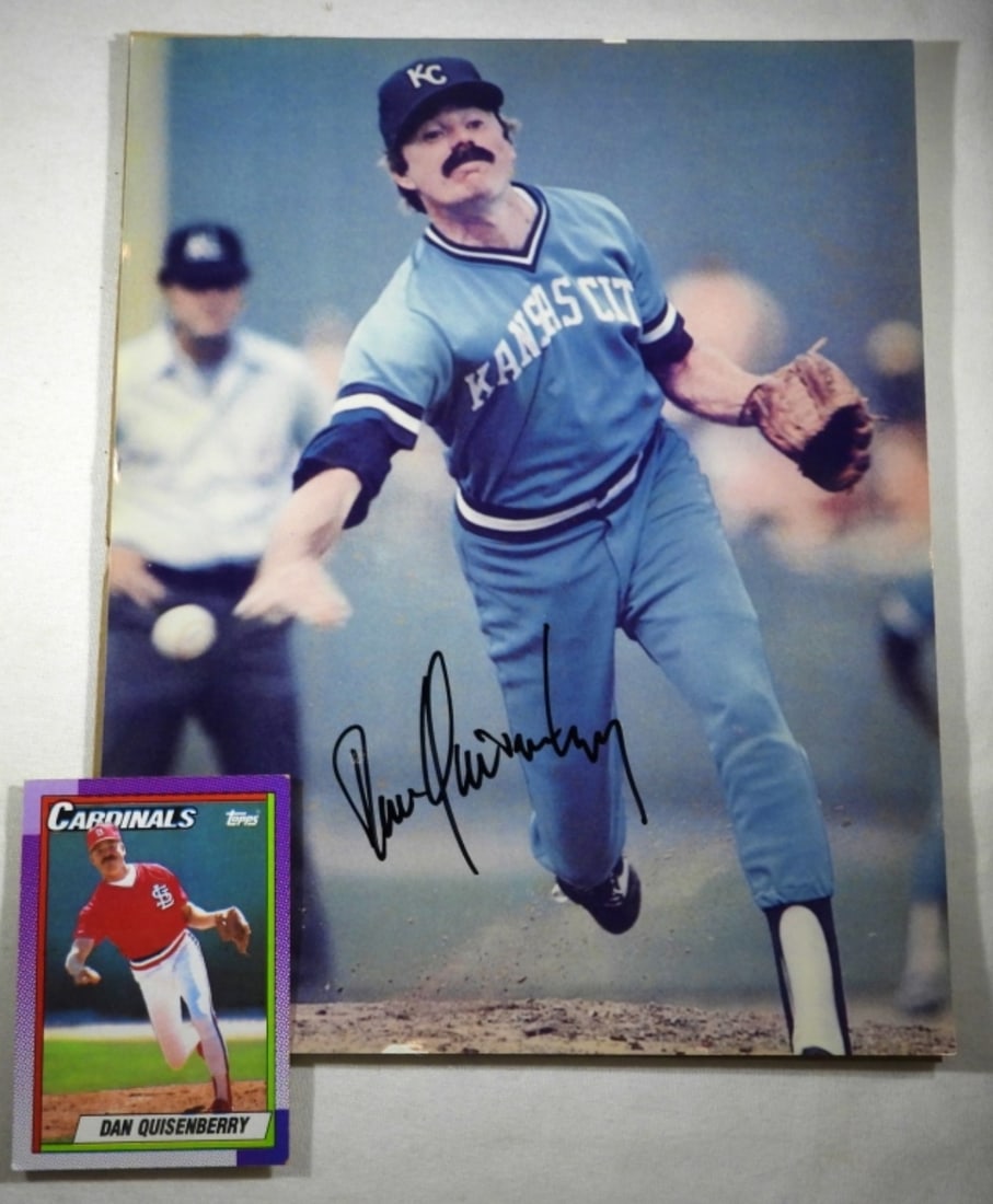 DAN QUISENBERRY AUTO PHOTO & CARD: DAN QUINSENBERRY AUTOGRAPHED 8x10 PHOTO - NO COA / UNVERIFIED. 1990 TOPPS CARDINALS QUISENBERRY TRADING CARD (NOT AUTOGRAPHED).
