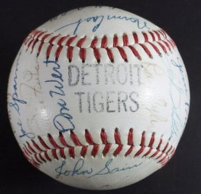 1970s DETROIT TIGERS TEAM SIGNED BALL