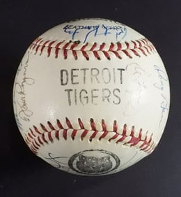 1980s DETROIT TIGERS TEAM SIGNED BALL