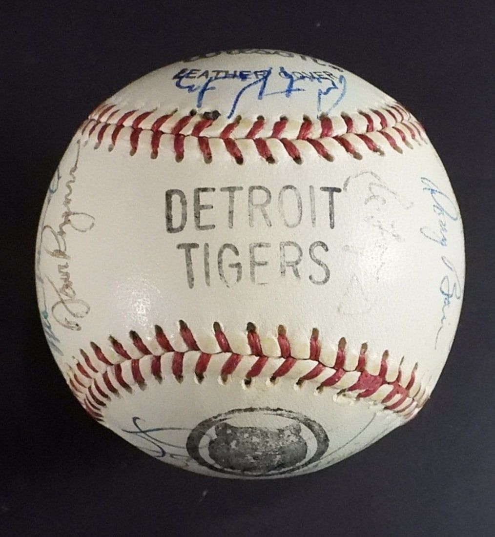 1980s DETROIT TIGERS TEAM SIGNED BALL (1 of 9)