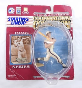 MEL OTT FIGURINE AND CARD