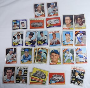 (28) 1960'S TOPPS BASEBALL CARDS LOT
