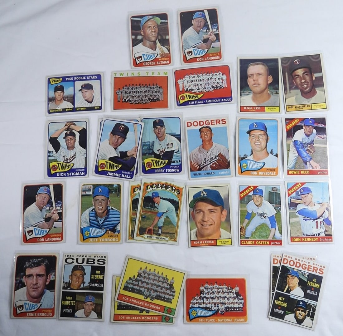 (28) 1960'S TOPPS BASEBALL CARDS LOT (1 of 2)