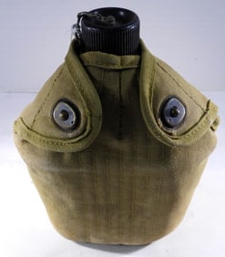 U.S. MILITARY SWANSON CANTEEN/CASE
