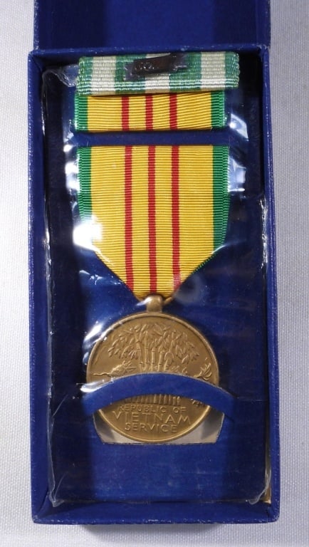 (2) VIETNAM MEDALS: REPUBLIC OF VIETNAM SERVICE MEDAL AND 60S BAR RIBBION IN BOX
