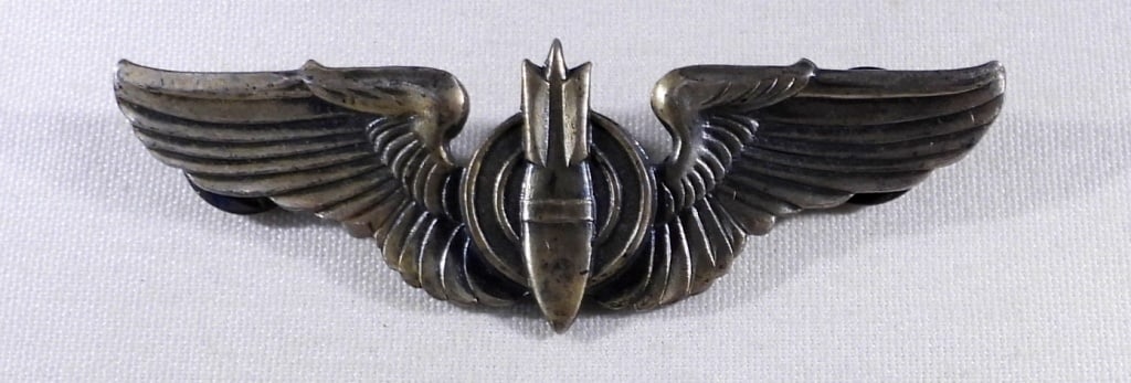 WWII USAF BOMB WINGS (1 of 2)