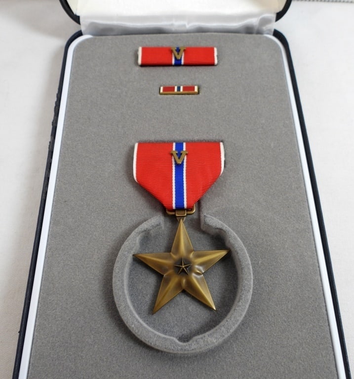 US ARMED FORCES BRONZE STAR MEDAL BAR (1 of 4)