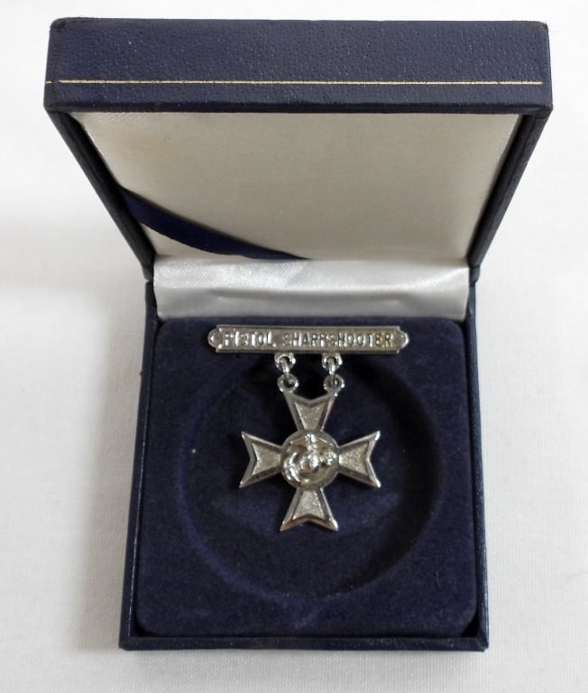 PISTOL SHARPSHOOTER USMC PIN: IN A BOX GOOD CONDITION