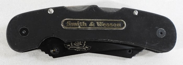 SMITH & WESSON KNIFE
