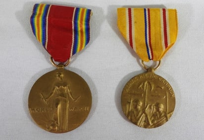 2 WW2 MILITARY MEDALS