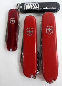 (4) SWISS ARMY KNIVES