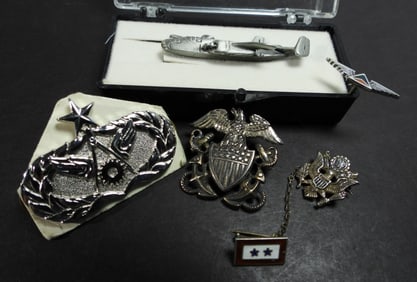 BOMBER AIRPLANE PIN, WINGS PIN plus