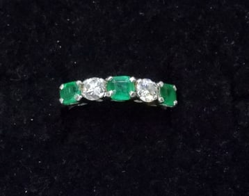 18KWG DIAMOND & EMERALD RING