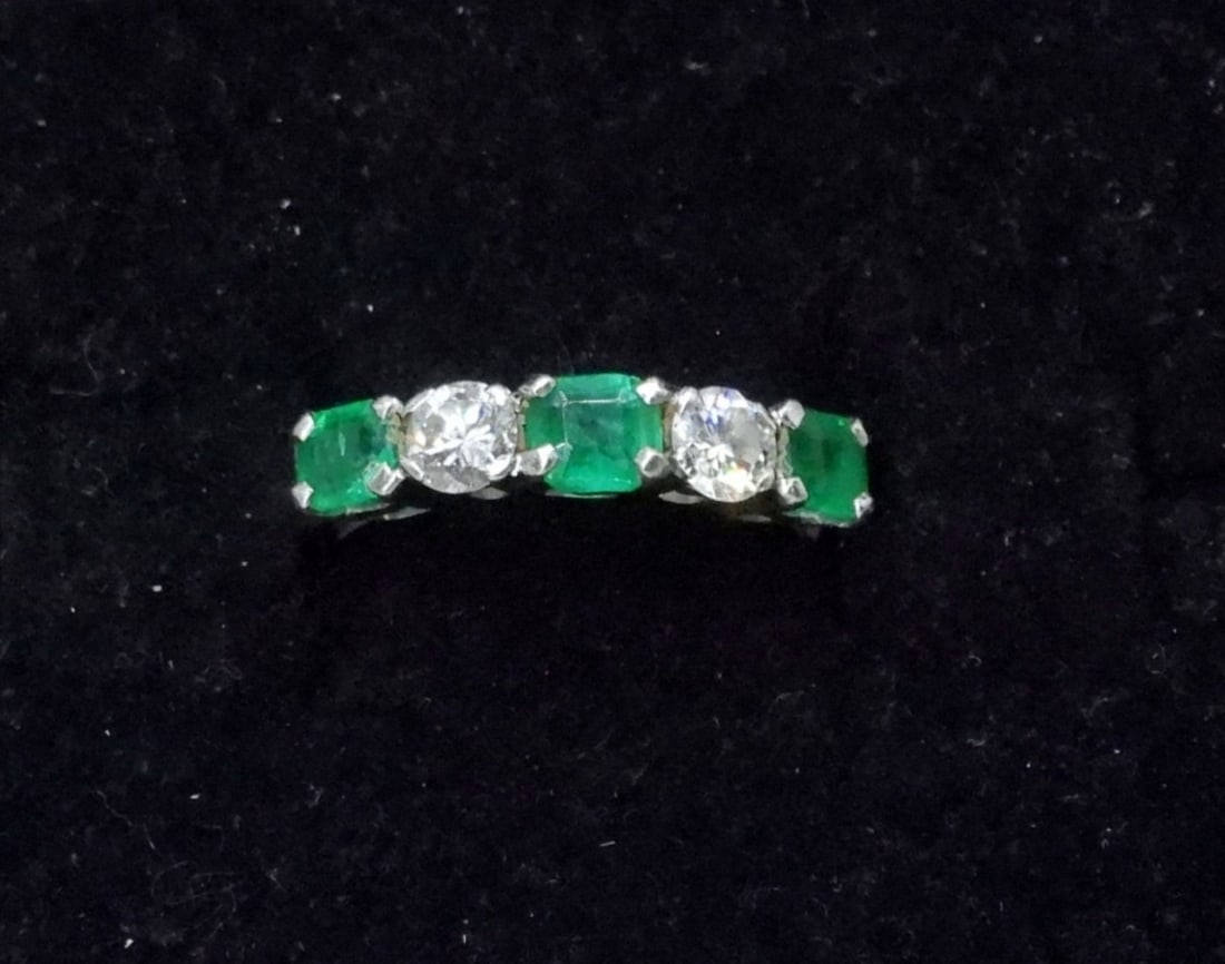 18K WHITE GOLD DIAMOND & EMERALD RING (1 of 2)