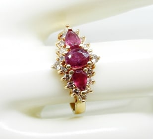 STUNNING RUBY DIAMOND 14KYG RING