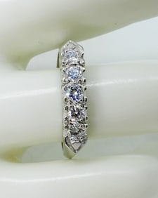 1/2 CARAT 14KWG WEDDING BAND