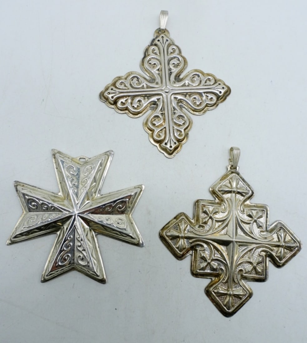 REED & BARTON 1977-1979 XMAS CROSSES: THREE STERLING REED & BARTON CHRISTMAS CROSS ORNAMENTS. 1977, 1978, 1979. (30 DWT)
