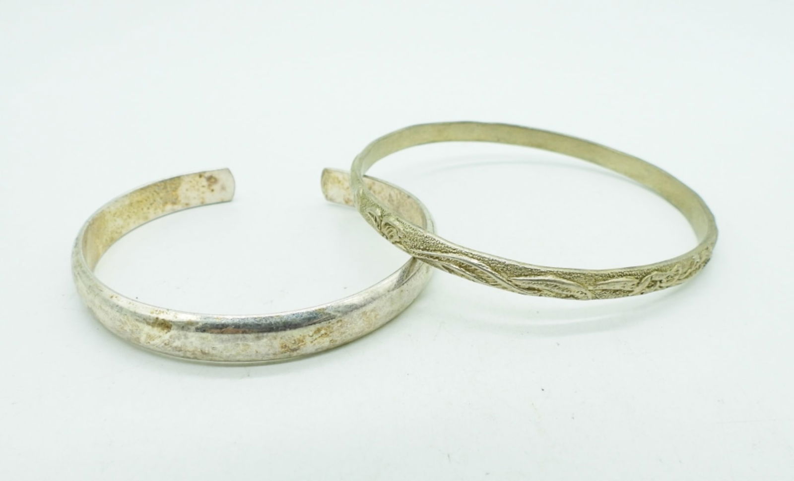 (2) STERLING BANGLE / CUFF BRACELETS: TWO BEAUTIFUL STERLING BRACELETS. 8" (27.4 DWT)