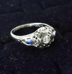 18KWG DIAMOND SAPPHIRE ENGAGEMENT RG