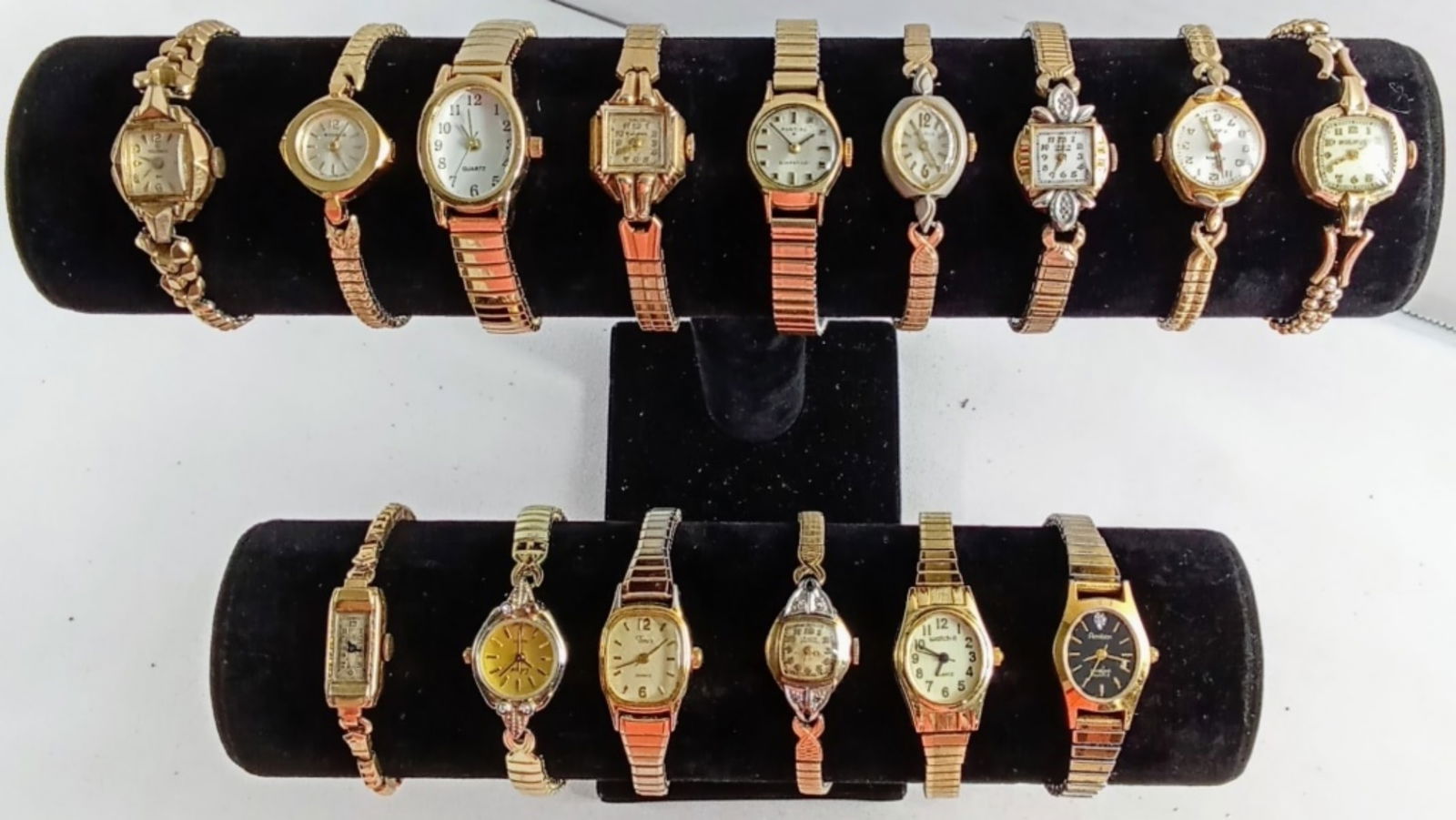 15 LADIES GOLD TONE WATCHES: WATCHES ARE NOT VERIFIED, AUTHENTICATED, OR TESTED IN RUNNING CONDITION UNLESS SPECIFIED, INCLUDING BULOVA, TIMEX, GRUEN, BENRUS, AND MORE